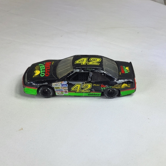 1992 Racing champion #42 Kyle Petty 1:43 - Picture 9 of 10